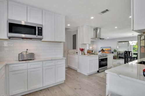 624 104th Ave, Naples FL  34108-3227 exterior