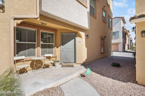 2031 77th Dr, Phoenix AZ  85035-5117 exterior