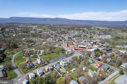 5 Amiss Ave, Richmond National Battlefiel VA  22835-1309 exterior