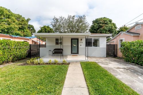 4235 9th Ln, Hialeah, FL 33013-2431