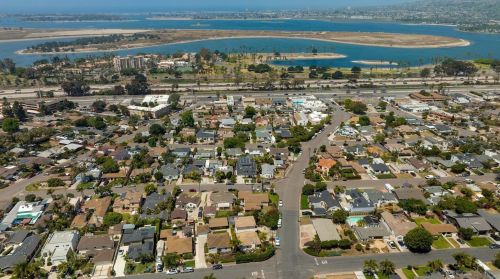 1857 Denver St, San Diego CA 92110-3335 exterior