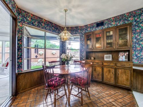 7268 Fernmeadow Dr, Dallas TX  75248-5605 exterior