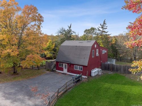 114 Warwick Tpke, Warwick, NY 10990-3918