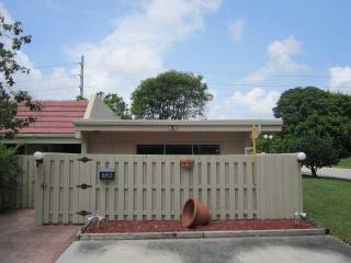 8102 83rd Pl, Miami, FL 33143-6648