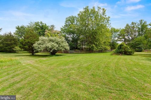 12608 Oxon Rd, Herndon, VA 20171-1708