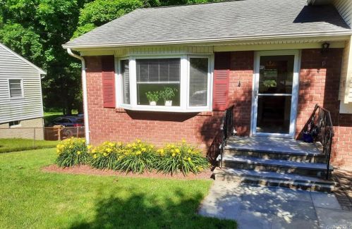 544 Washington Ave, Pleasantville, NY 10570-1105