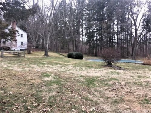 235 Deer Run Rd, Wilton, CT 06897-1211