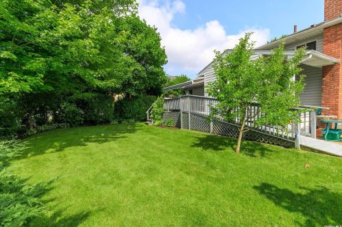 4016 Anne Dr, Seaford NY  11783-1712 exterior