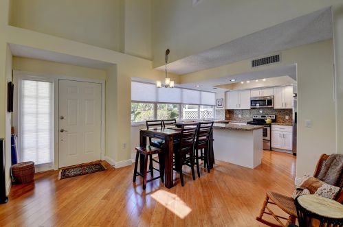 104 Andover Ct, Boynton Beach, FL 33436-9006