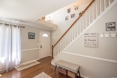 11 Drury Ct, Holtsville, NY 11742-1015
