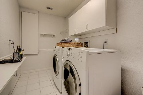 963 Ridgewood Ter, Tarpon Springs FL  34689-2622 exterior