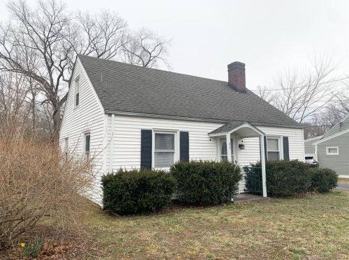 43 Thorpe St, North Haven, CT 06473-1849