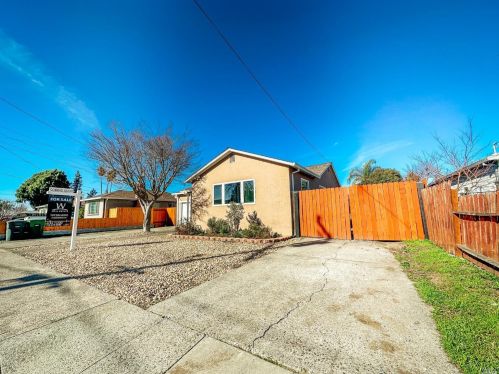 1903 Janero Dr, Santa Rosa, CA 95407-7170