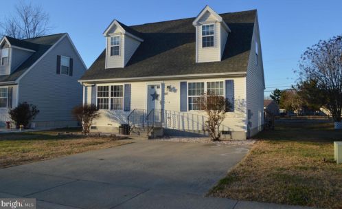 60 Robinson Cir, Seaford, DE 19973-1539