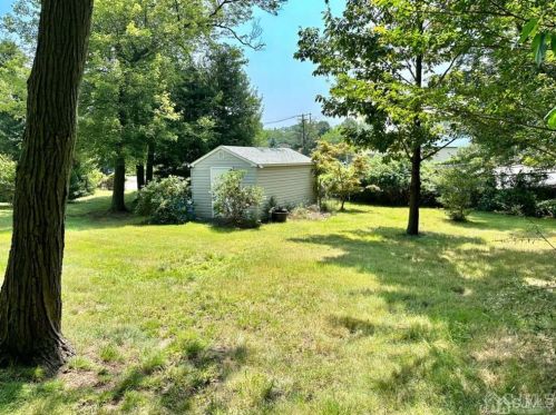 697 Old Bridge Tpke, East Brunswick, NJ 08816-3843