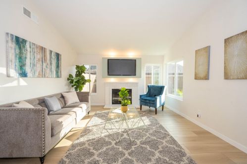 519 Hatherly St, Vista, CA 92083-5586