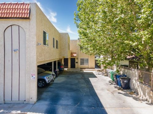 146 Lancaster Blvd, Lancaster, CA 93535-2592