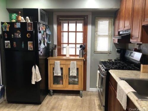 257 Bixley Heath, Lynbrook NY  11563-2918 exterior