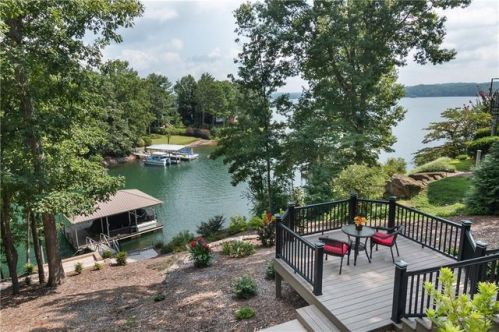 21 Eastern Pt, Salem, SC 29676-4512