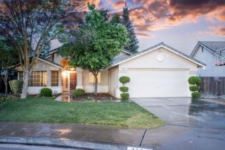 7764 Barcus Ave, Fresno, CA 93722-2365