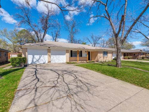 412 Bob St, Hurst, TX 76053-4404