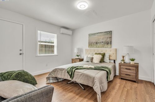 5531 Fremont St, Oakland CA 94608-2216 exterior