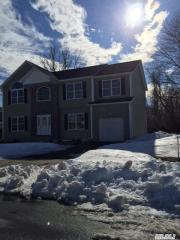 26 Dubois Ave, Amityville, NY 11701-1532