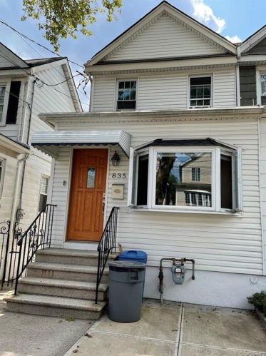 835 Vincent Ave, Bronx, NY 10465-1617