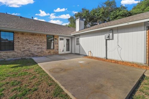 1653 Belltower Dr, Lewisville TX  75067-3202 exterior