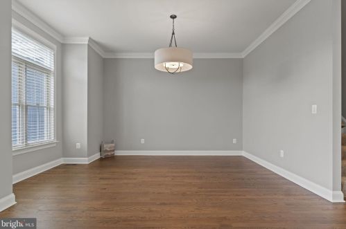 17621 Stonegait Ct, Round Hill VA  20141-2264 exterior