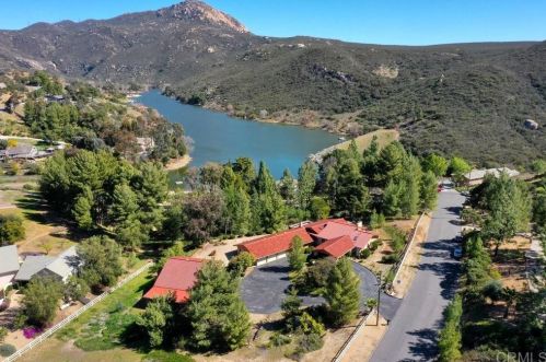 2764 Via Dieguenos, Alpine, CA 91901-3635