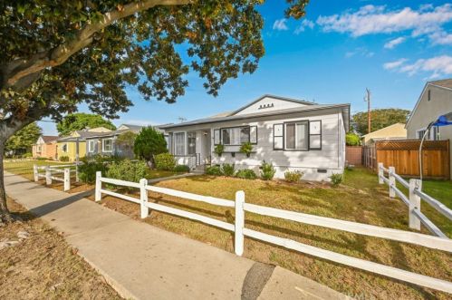 3742 Palo Verde Ave, Long Beach, CA 90808-2221