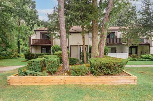 99 Richmond Blvd, Hauppauge NY  11779-3422 exterior