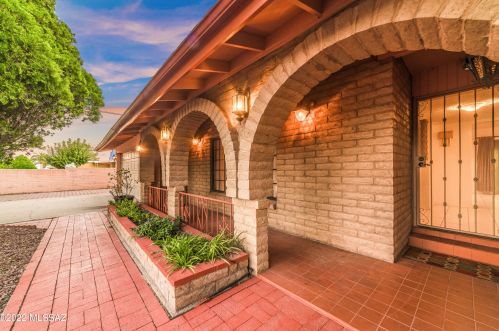 2611 Capistrano Rd, Tucson, AZ 85746-5120