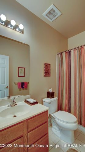 172 Huntington Dr, Jackson Twp NJ  08527-4789 exterior