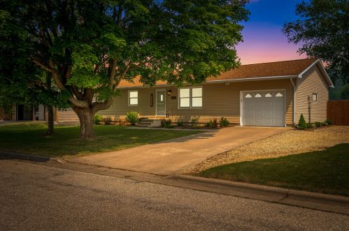 503 Nelson St, Coon Valley, WI 54623-7706