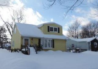 40 Sharon Dr, Tonawanda, NY 14150-5117