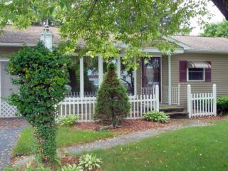 221 Garden Ln, Vestal, NY 13850-1111