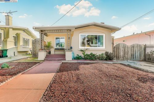 2708 Humboldt Ave, Oakland CA  94602-3635 exterior