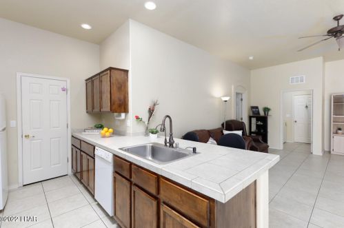 3084 Thistle Dr, Lake Havasu City AZ  86406-5519 exterior