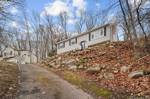 9 Tommys Ln, Brookfield Center CT  06804-1616 exterior