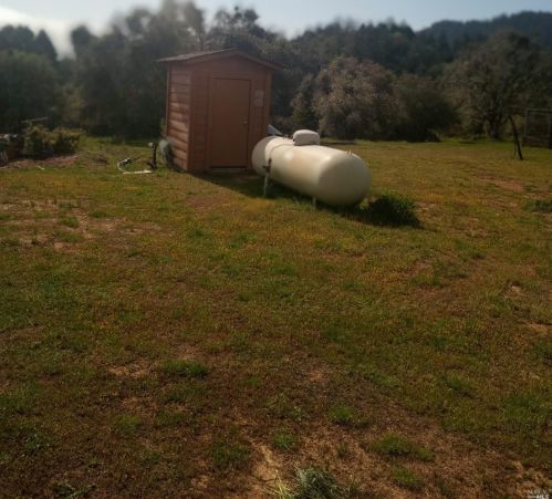 5480 Canyon Rd, Willits CA  95490-9242 exterior