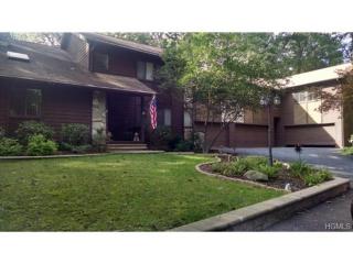 110 Dogwood Ln, Newburgh, NY 12550-2016