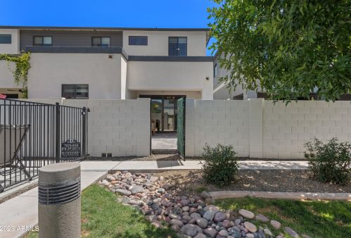 3128 Cheryl Dr, Phoenix AZ 85028-2329 exterior