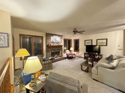 1 Cedar Pt, Newport KY  41076-1743 exterior