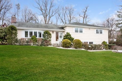 5 Thomas Ln, Scarsdale, NY 10583-2621