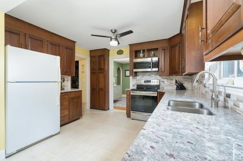 433 Newfield St, Middletown CT 06457-1830 exterior