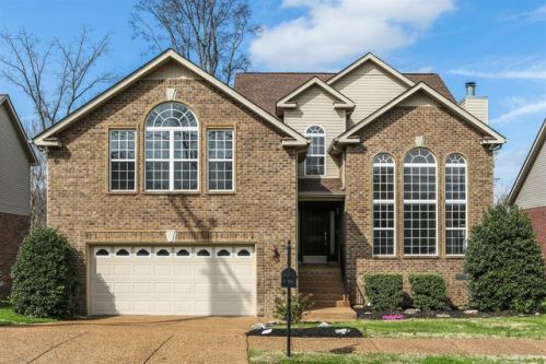 5528 Oak Chase Dr, Antioch, TN 37013-4248