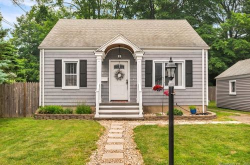 110 Strathmore Ave, Milford, CT 06461-4072