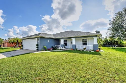 3005 56th St, Lehigh Acres, FL 33971-5751